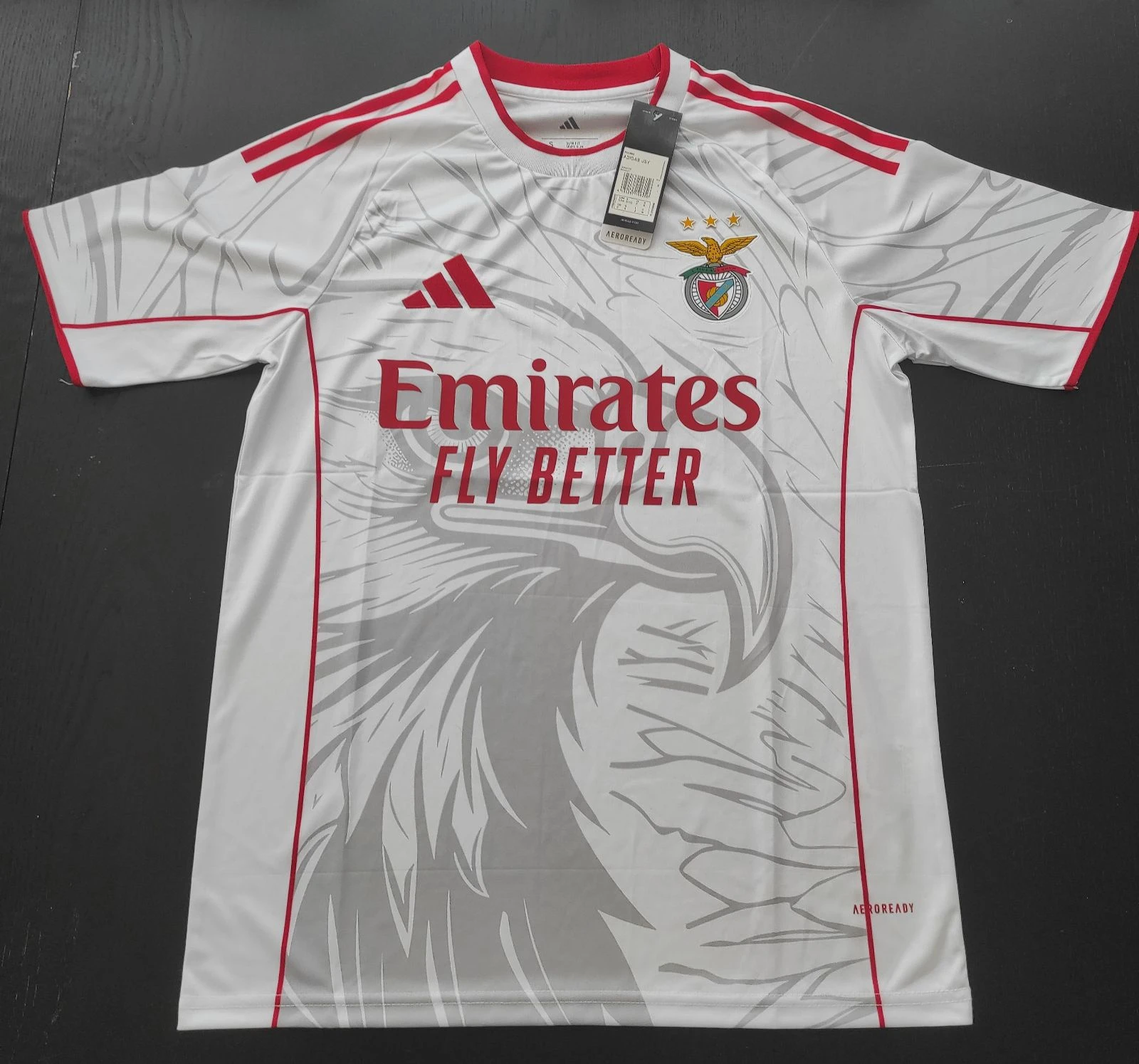 Camisola do Benfica, edição especial, tamanho M e XL 
